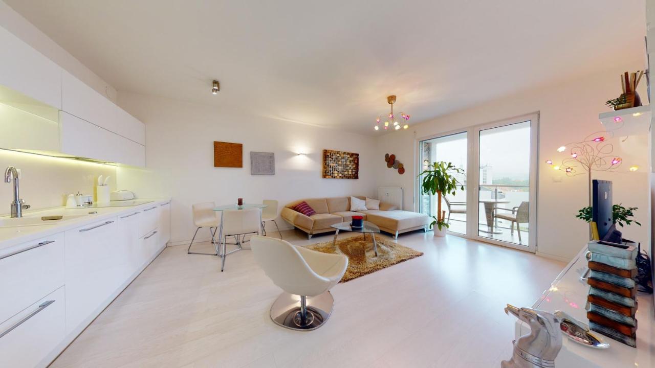 Bibi Centroom Apartment Piest'any Eksteriør billede