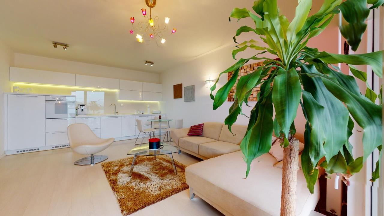 Bibi Centroom Apartment Piest'any Eksteriør billede