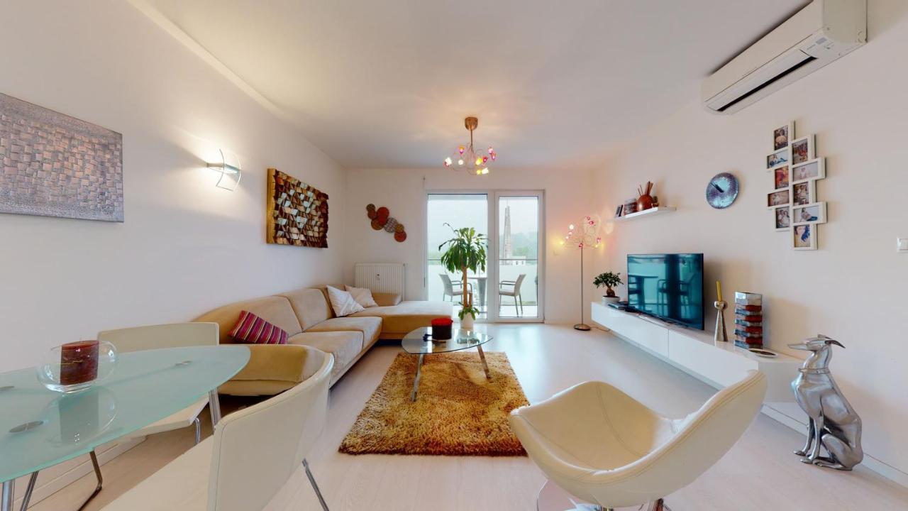 Bibi Centroom Apartment Piest'any Eksteriør billede